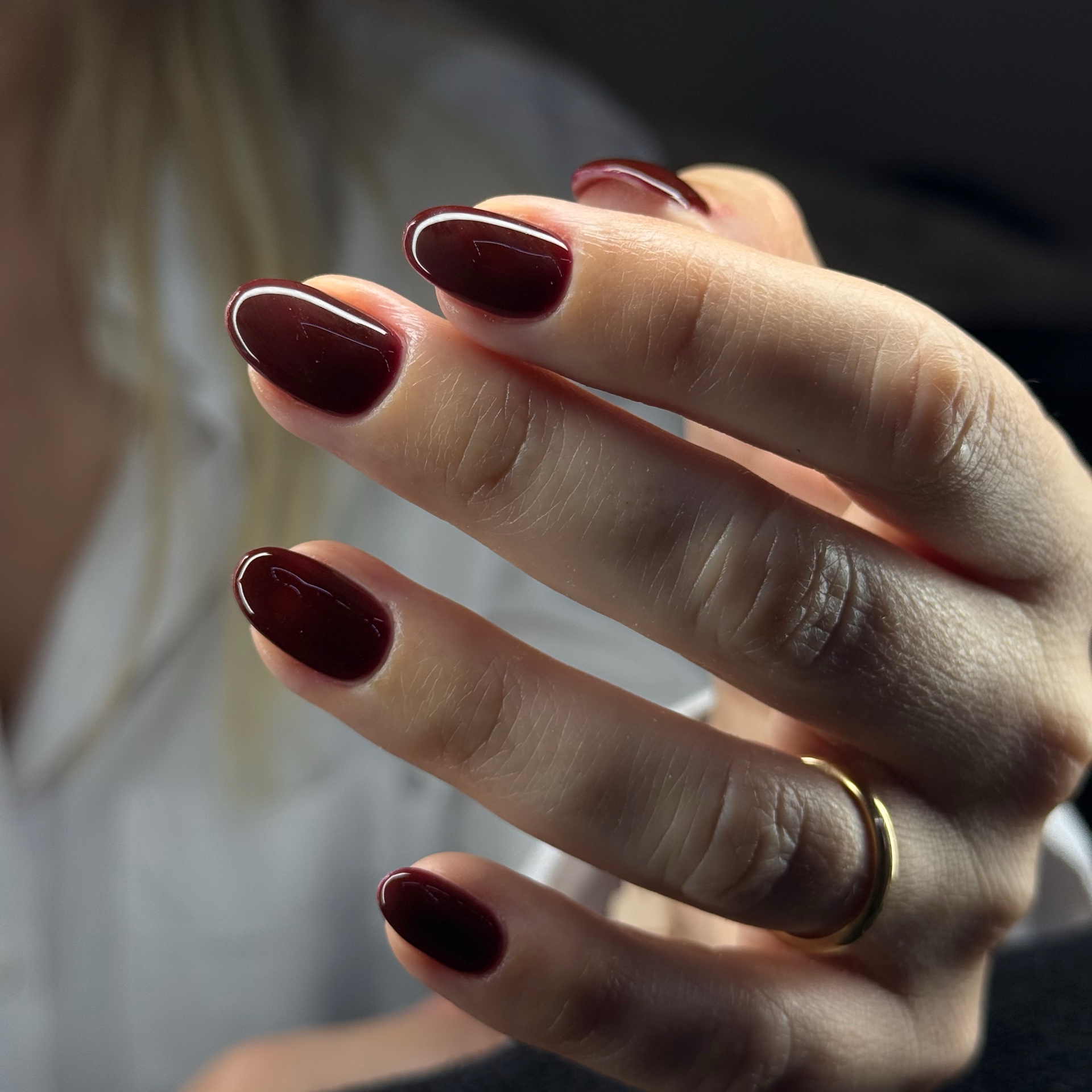 Pose gel bordeaux glossy
